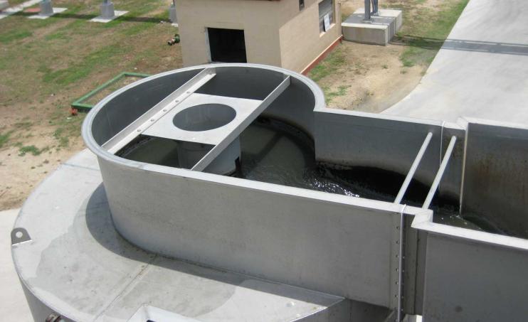 Top view of free standing grit king grit removal 