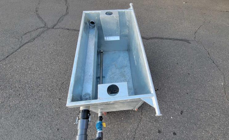 Top view of Rea-Loading Decanter