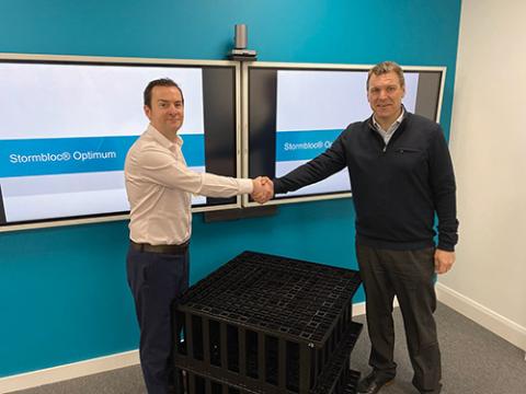 Steve Richmond of REHAU and Andy Kane of Hydro International and the new Stormbloc